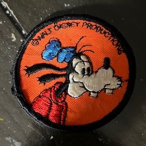 Vintage Walt Disney Productions Character Round Patch GOOFY Orange Unused